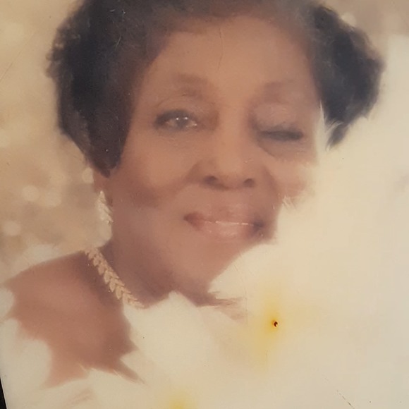 Meet your Posher, Sissy - Picture 1 of 1